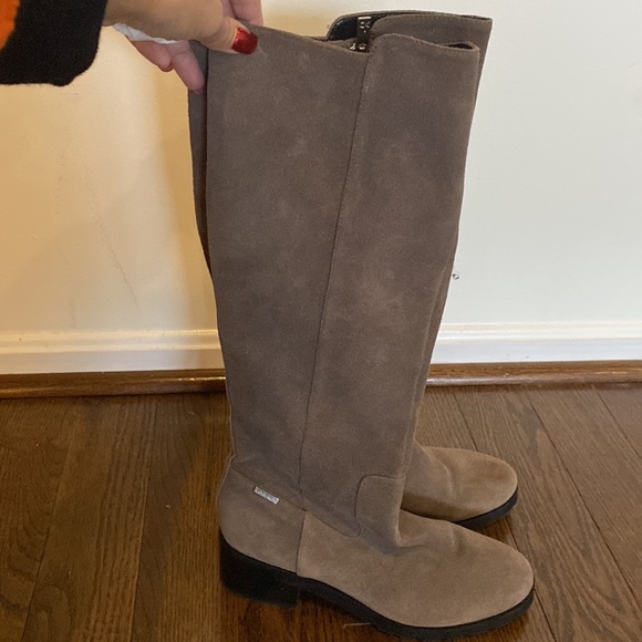 Calvin Klein womens boots - Picture 3 of 3